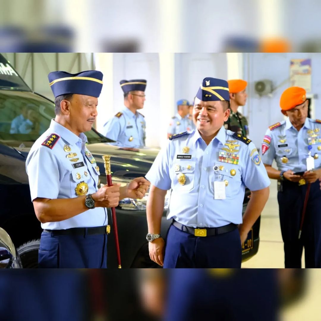 PANGKOOPSUDNAS HADIR PADA PENYERAHAN KENDARAAN DINAS TNI AU